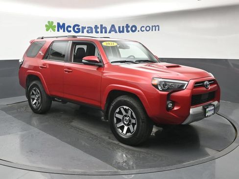 Used 2021 Toyota 4Runner TRD Off-Road Premium w/ Moonroof Package AWD/4WD image 2
