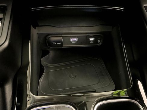 Used 2024 Kia Telluride EX w/ EX Captain's Chair Package AWD/4WD image 16