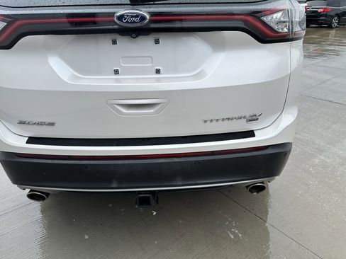 Used 2018 Ford Edge Titanium w/ Equipment Group 302A AWD/4WD image 8