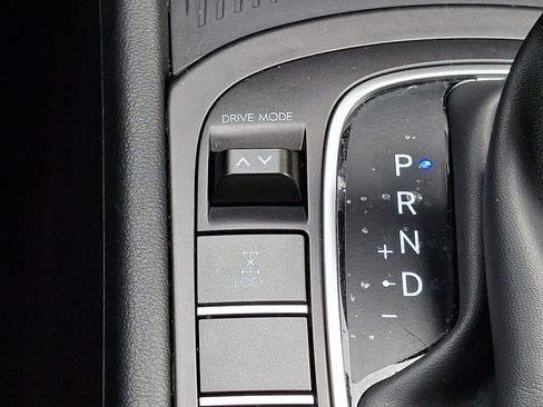 Certified 2025 Hyundai Kona SE image 24