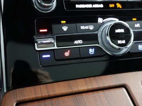 Used 2023 Lincoln Navigator Reserve AWD/4WD image 9
