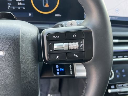 Certified 2025 Hyundai Santa Fe Limited AWD/4WD image 34