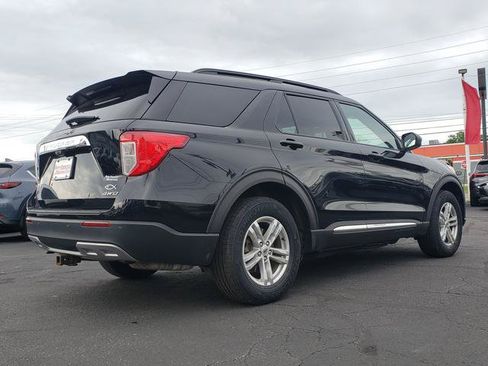 Used 2021 Ford Explorer XLT w/ Equipment Group 202A AWD/4WD image 7