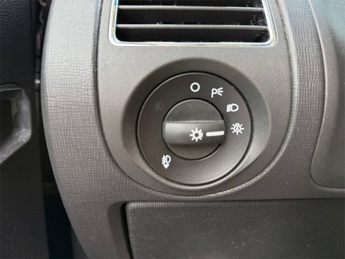 Used 2018 Ford Flex SEL image 32