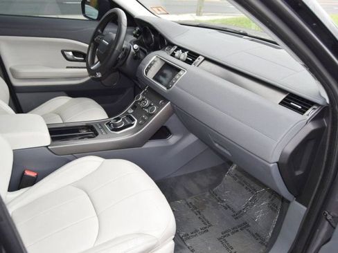 Used 2019 Land Rover Range Rover Evoque SE AWD/4WD image 22