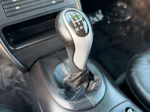 Used 2004 Porsche Boxster image 28