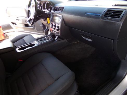 Used 2010 Dodge Challenger R/T w/ Sound Group image 19