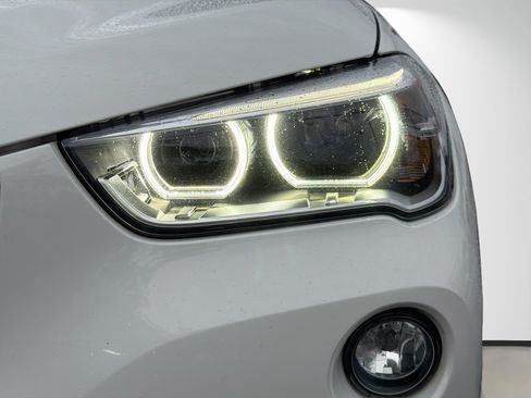 Used 2017 BMW X1 xDrive28i AWD/4WD image 9