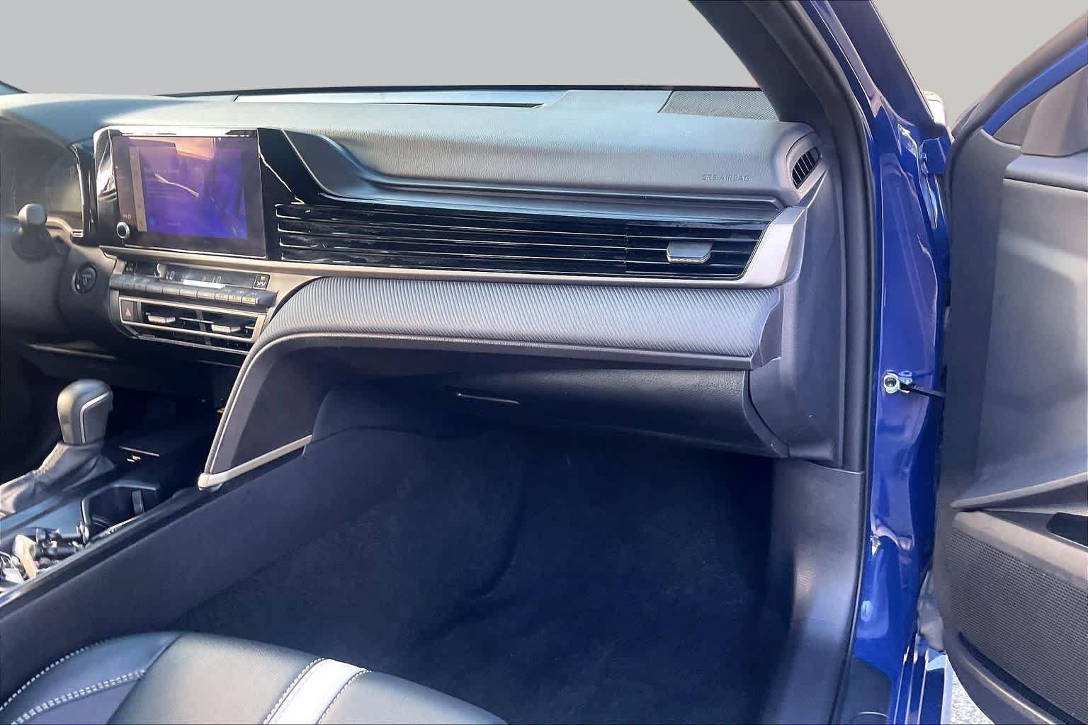 Used 2025 Toyota Camry SE FWD image 18