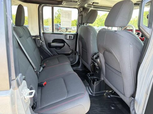 Used 2023 Jeep Wrangler Unlimited Rubicon AWD/4WD image 24