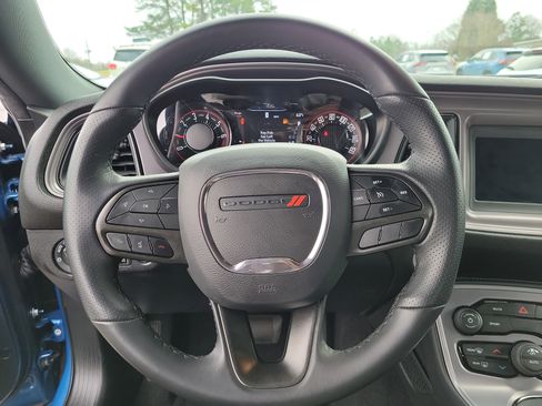 Used 2023 Dodge Challenger SXT w/ Blacktop Package image 17