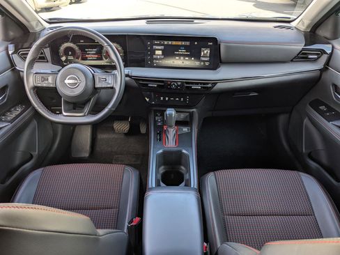 Used 2025 Nissan Kicks SR image 28