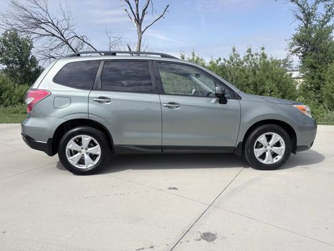 Used 2014 Subaru Forester 2.5i Premium AWD/4WD image 4