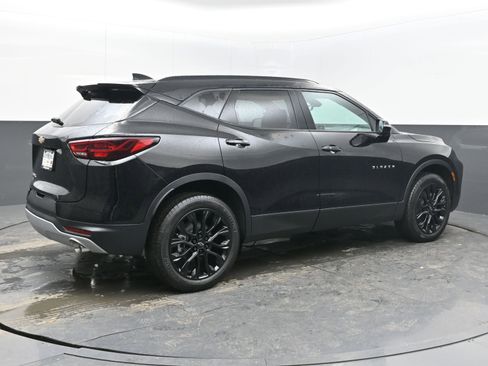 New 2026 Chevrolet Blazer LT w/ Sound & Technology Package FWD image 9