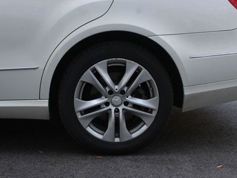 Used 2011 Mercedes-Benz E 350 4MATIC Sedan image 5