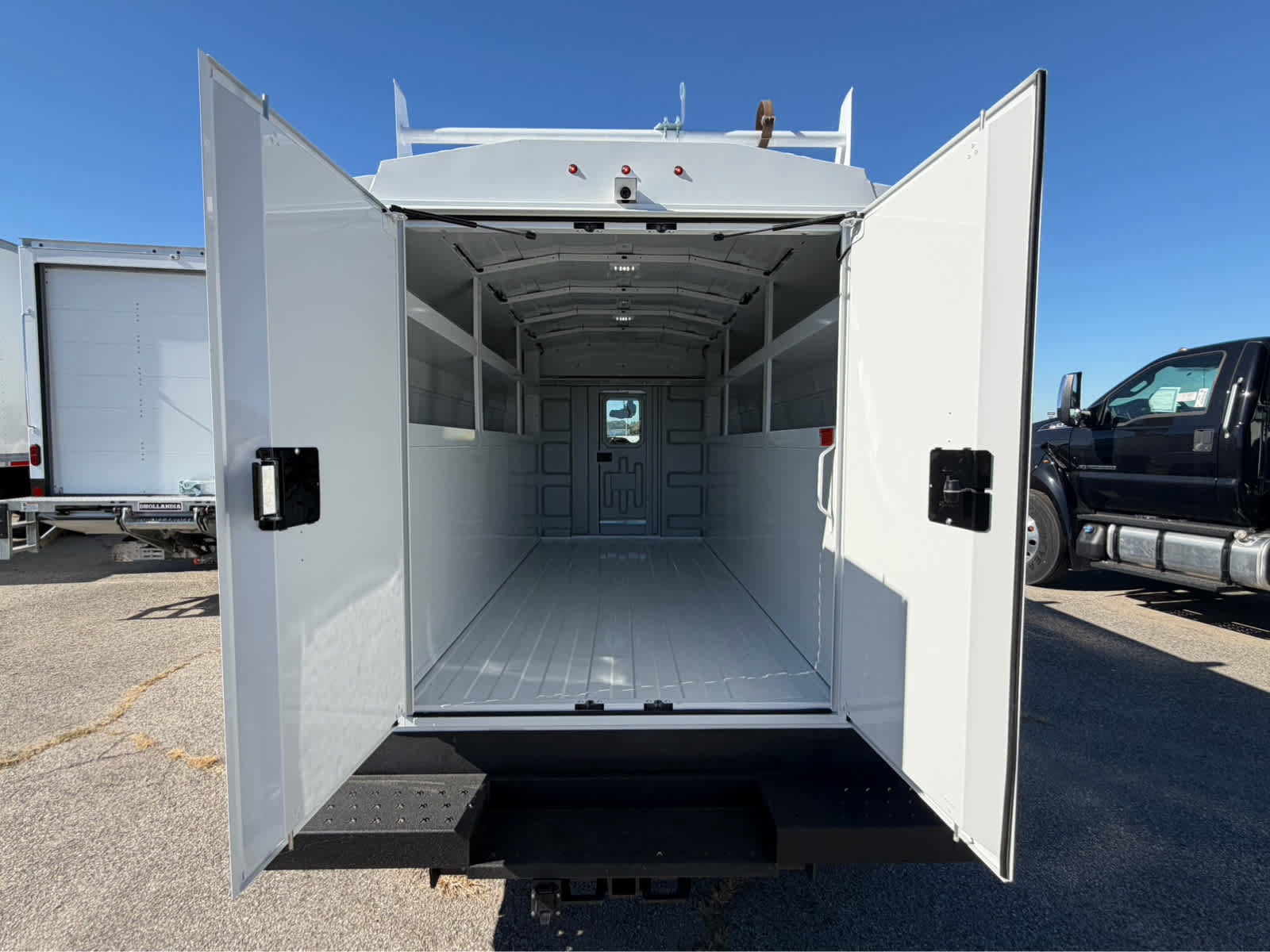 New 2027 Ford E-350 and Econoline 350 Super Duty w/ Power Equipment Group RWD image 5