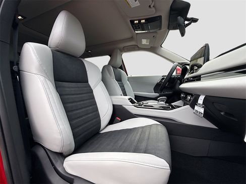 New 2025 Mitsubishi Outlander SE image 31