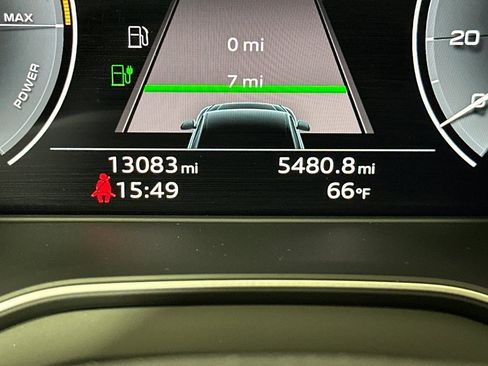 Used 2023 Audi Q5 e Premium Plus w/ Premium Plus Package image 22