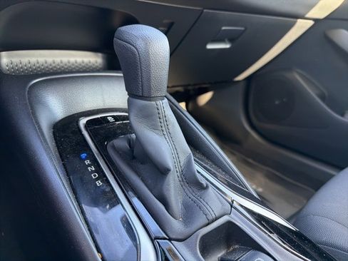 Used 2021 Toyota Corolla LE image 19