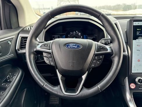 Used 2022 Ford Edge Titanium image 21