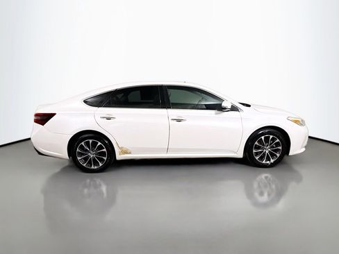Used 2016 Toyota Avalon XLE Plus image 8