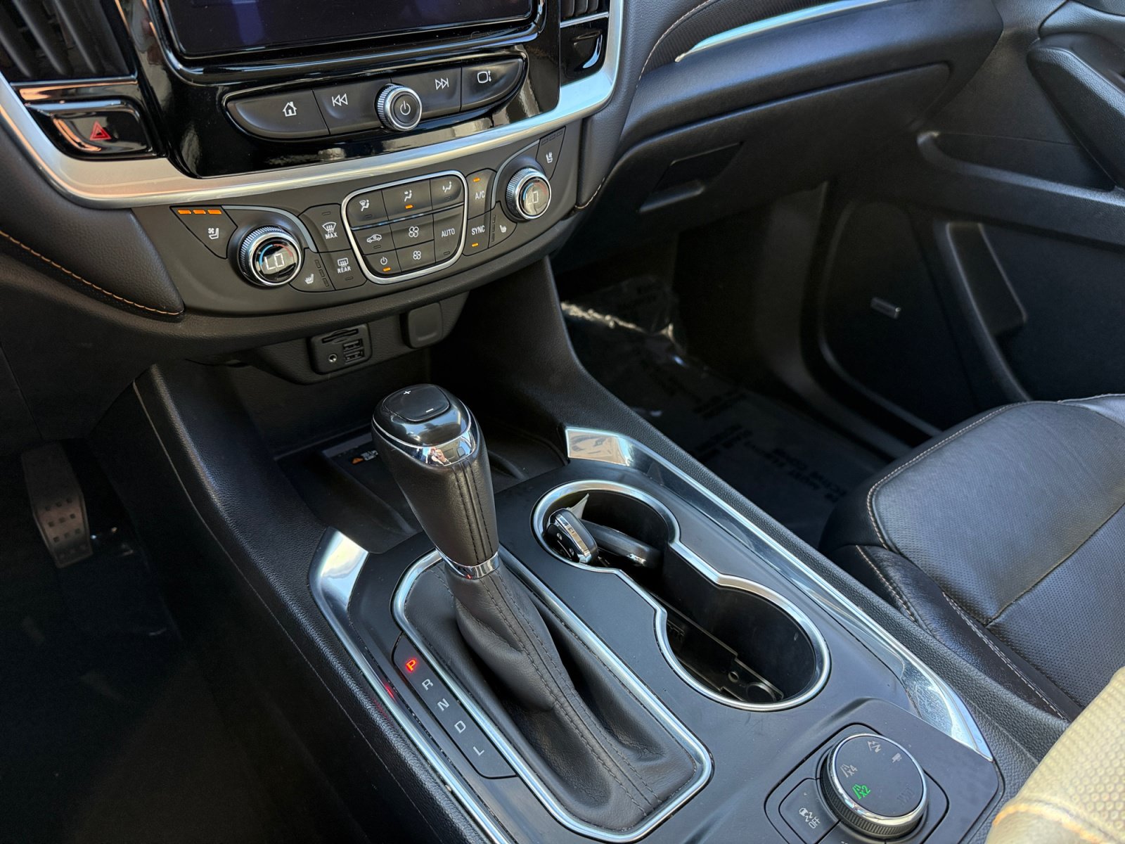 Used 2020 Chevrolet Traverse Premier w/ Redline Edition AWD/4WD image 13