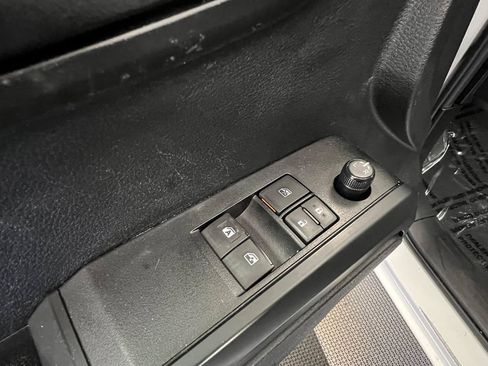 Used 2021 Toyota Tacoma SR RWD image 21
