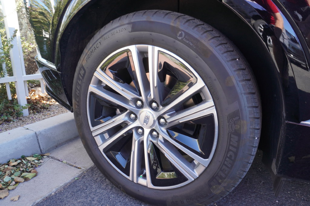 Used 2024 Cadillac Lyriq Luxury AWD/4WD image 6