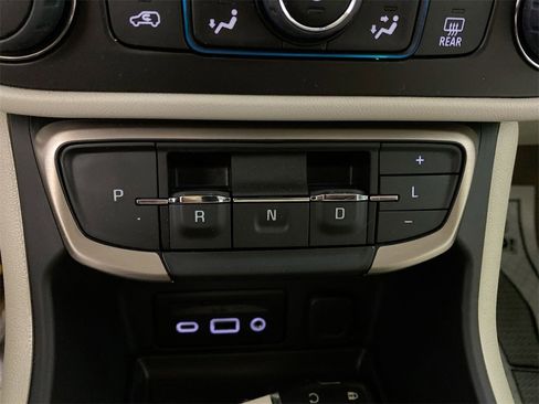 Used 2024 GMC Terrain Denali w/ Denali Premium Package image 19