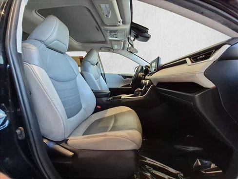 Used 2021 Toyota RAV4 XLE Premium AWD/4WD image 21
