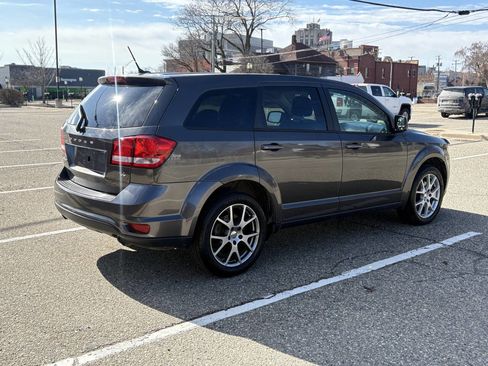 Used 2015 Dodge Journey R/T w/ Flexible Seating Group FWD image 6