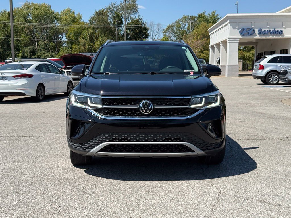 Used 2022 Volkswagen Taos SEL AWD/4WD image 2