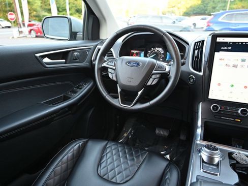 Used 2024 Ford Edge Titanium image 13