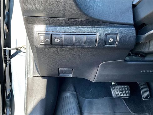 Used 2022 Toyota Corolla LE image 31