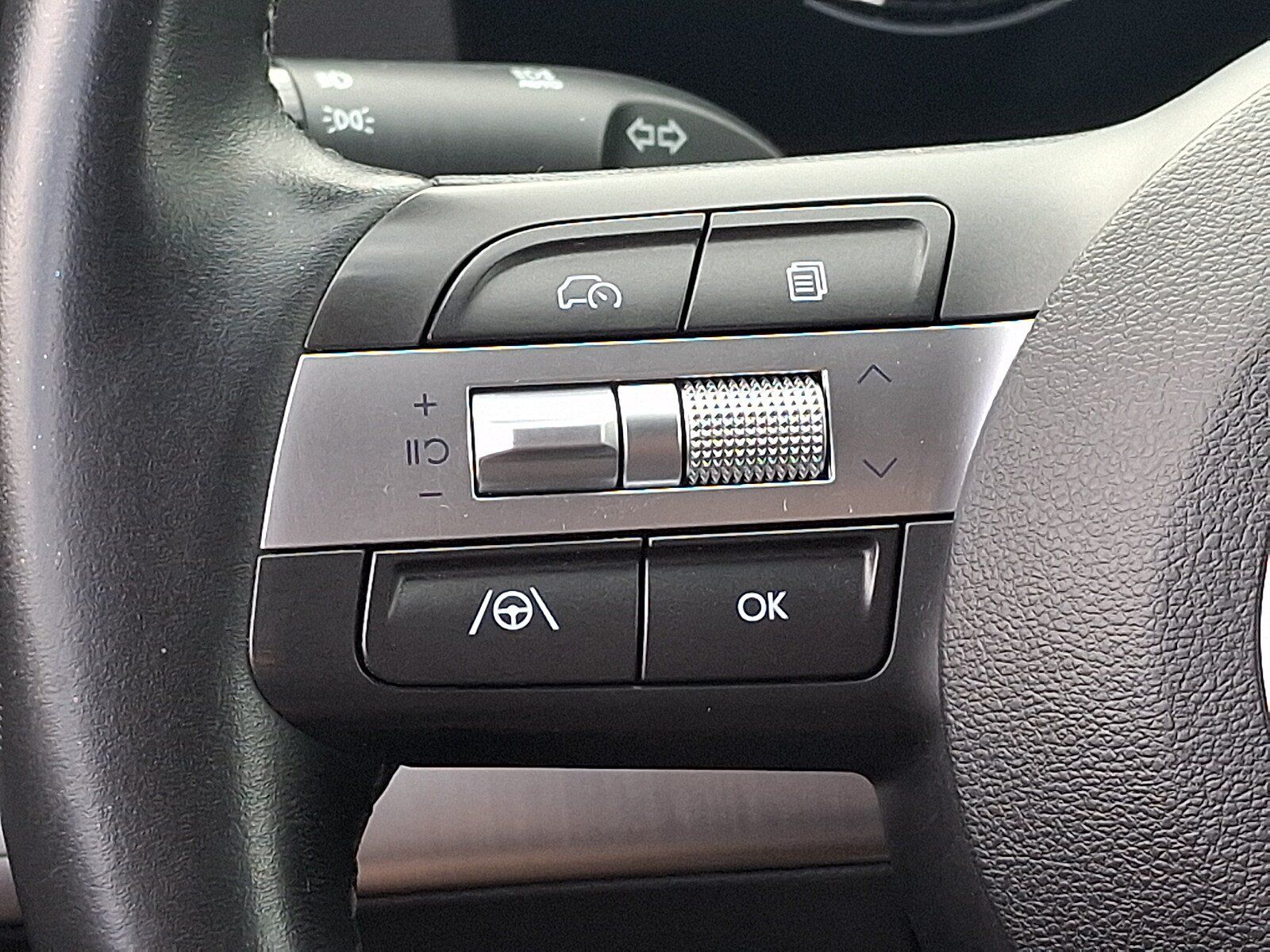 Certified 2024 Hyundai Kona SEL FWD image 21