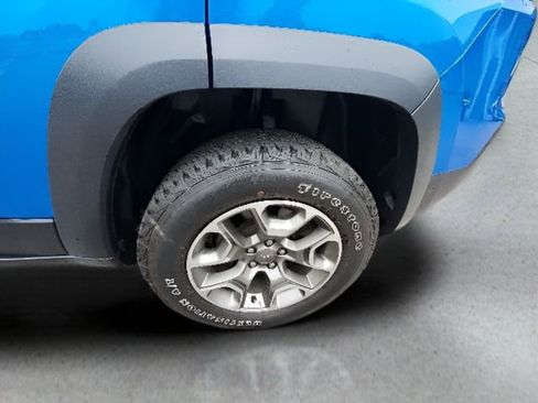 Used 2023 Jeep Cherokee Trailhawk w/ Sun & Sound Group AWD/4WD image 25