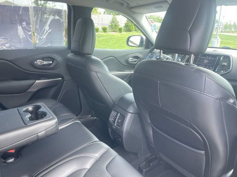 Used 2019 Jeep Cherokee Limited AWD/4WD image 38
