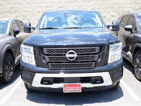Used 2024 Nissan Titan SV w/ SV Convenience Package AWD/4WD image 4