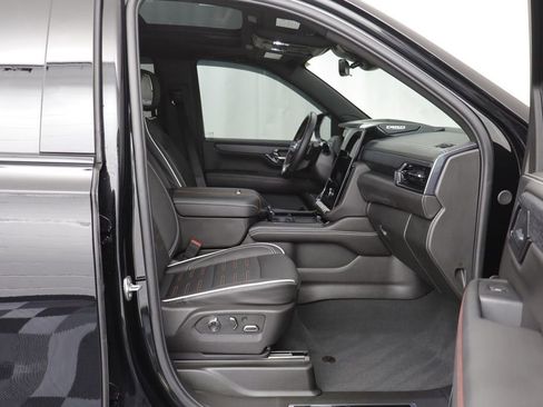 Used 2025 GMC Yukon AT4 Ultimate image 22