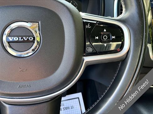 Used 2020 Volvo XC90 T6 Momentum w/ Protection Package Premier AWD/4WD image 16