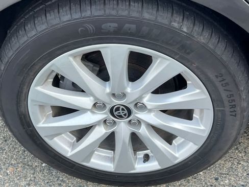 Used 2020 Toyota Camry SE image 14