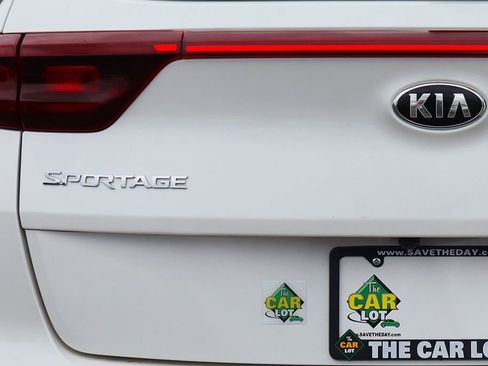 Used 2022 Kia Sportage LX image 19