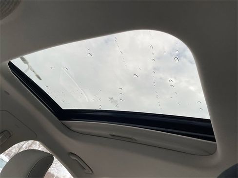 Used 2018 Ford Fusion SE image 18