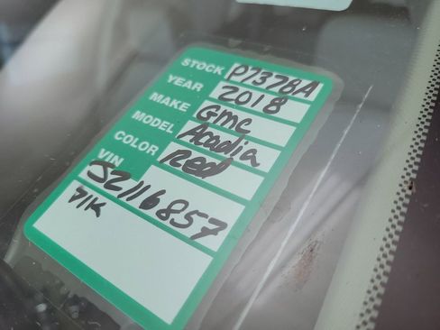 Certified 2018 GMC Acadia Denali w/ Technology Package image 26