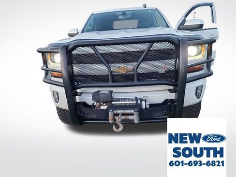 Used 2018 Chevrolet Silverado 1500 LT w/ All Star Edition image 32