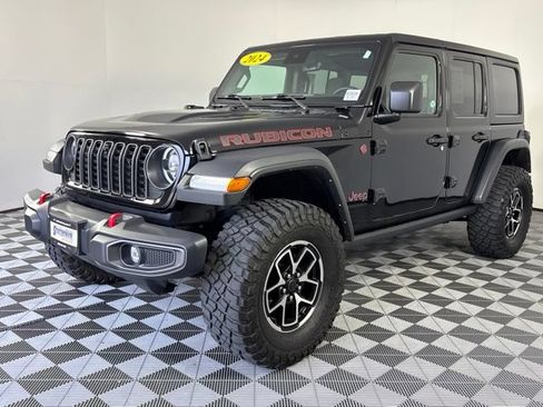 Used 2024 Jeep Wrangler Unlimited Rubicon w/ Technology Group AWD/4WD image 2