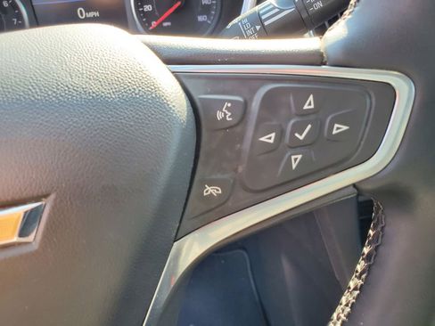 Used 2023 Chevrolet Equinox Premier image 14