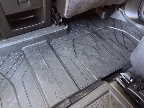 Used 2018 Chevrolet Traverse LT w/ LPO, Floor Liner Package image 16