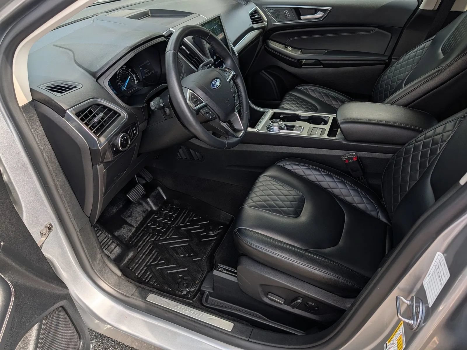 Used 2024 Ford Edge Titanium AWD/4WD image 9