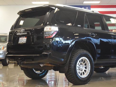 Used 2014 Toyota 4Runner SR5 AWD/4WD image 19